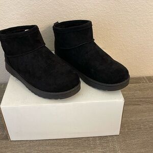 SO Black Lupita Cozy Mini Boots Winter Slip-On Faux Fur Lined Women’s Size 8 M